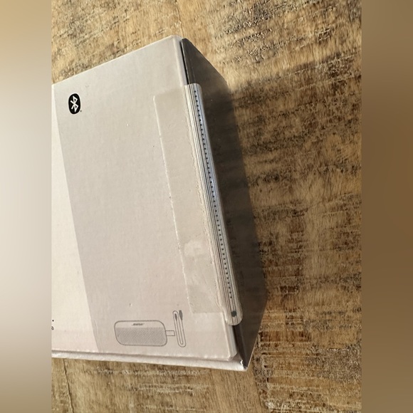 Bose Soundlink Flex Speaker black BRAND NEW IN SEALED BOX - Picture 5 of 5